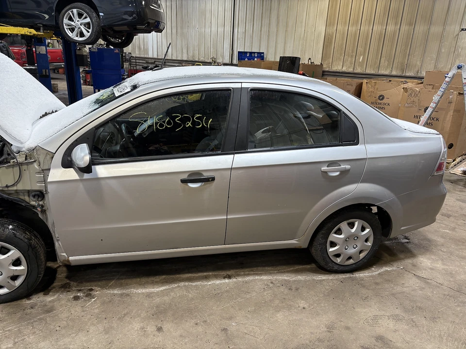 Eje de transmisión delantero izquierdo usado se adapta a: Chevrolet Aveo 2009 delantero MT SIN ABS delantero Foto 4 de 4