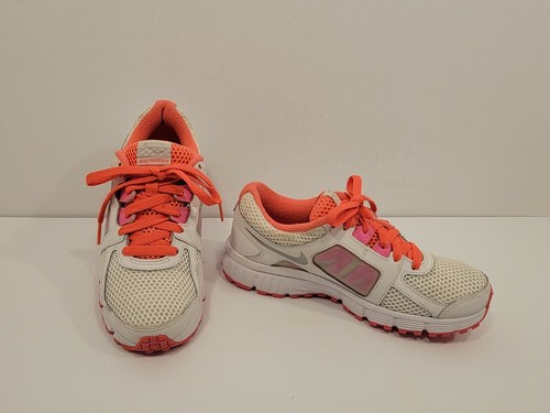 Beautiful! Womens NIKE DUAL FUSION ST 2 Athletic Shoes - Size US 6 M