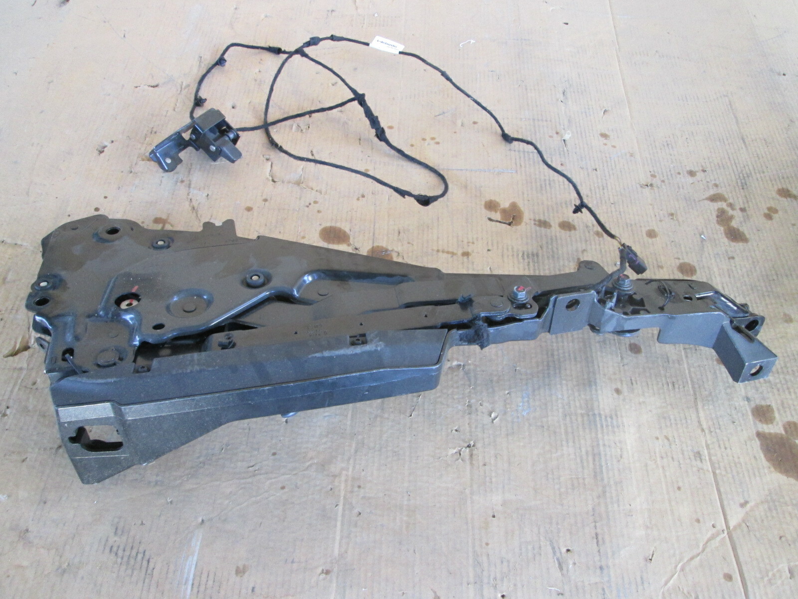 Ferrari California - LH Convertible Top / Tonneau Hinge - P/N 80413400