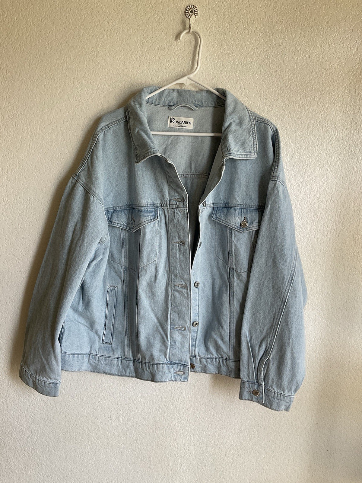 Women’s No Boundaries Oversized Distressed Light Wash Denim Jacket XXL 20