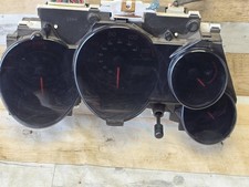 TN2574207352 Pontiac Vibe 2007 Essence Compteur de vitesse tableau de bord