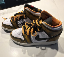 Nike Mens Mid Top Lace Up Athletic Sneakers C...