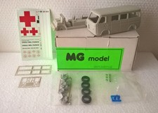 1-43 Fiat 238 Ambulanza Vigili del fuoco Esercito CRI kit to built MG model