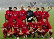 LIVERPOOL FC SIGNED ISTANBUL 2005 STARTING XI 16x12 PHOTO (ACG CERT AG17121)