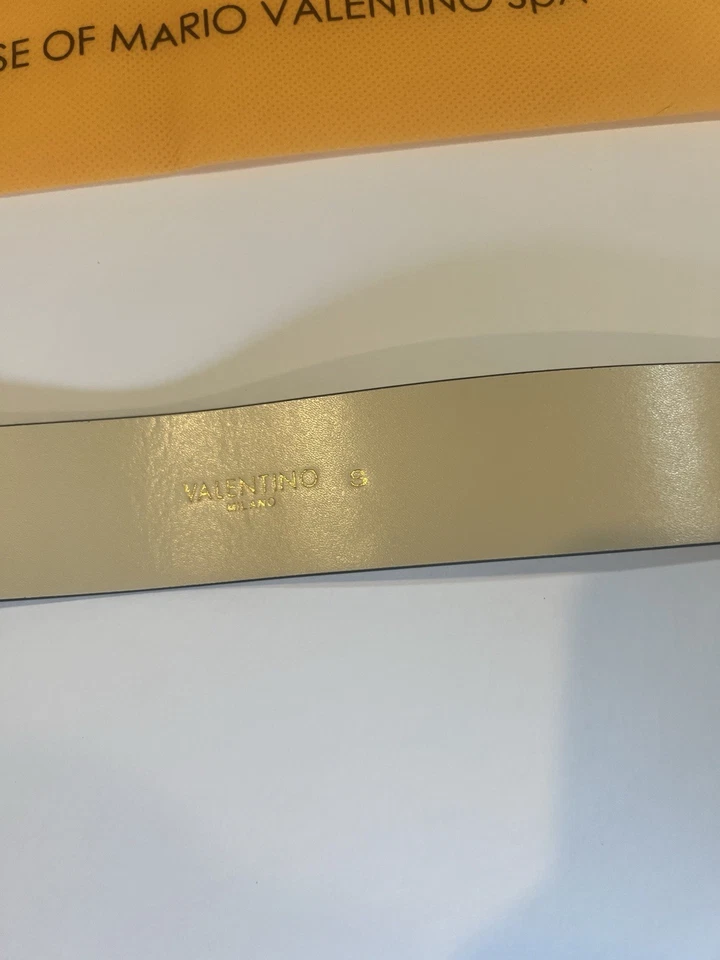 Cinturón de cuero para mujer Valentino $375 pequeño Dolly Soave cremoso tostado crema nude Foto 3 de 4