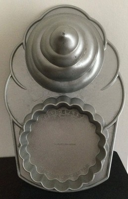 Cup Cake or Guitar Cake Tin or Pudding/Madeleine Tins