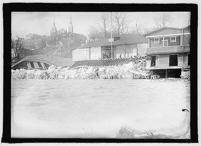 Photo:Potomac River Flood Ice Georgetown DC Houses Bridge Collapse