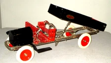 1928-1932-A.C. GILBERT ERECTOR SET- WHITE- LIFT DUMP TRUCK PRESSED STEEL TOY 26"