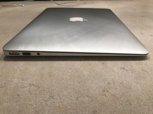 Macbook Air early 2015 13'' Core i5 4GB Ram SSD 256GB Batteria non si carica più - Foto 10 di 16