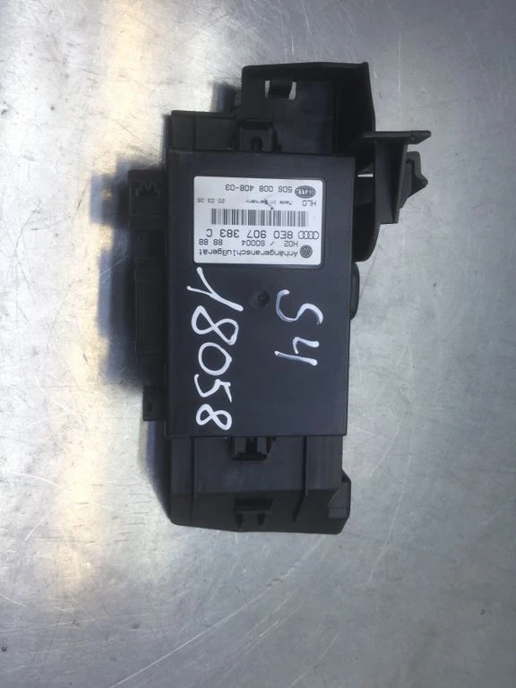 Audi A4 S4 B7 8E 8H 2007 Tow bar trailer hitch control unit module
