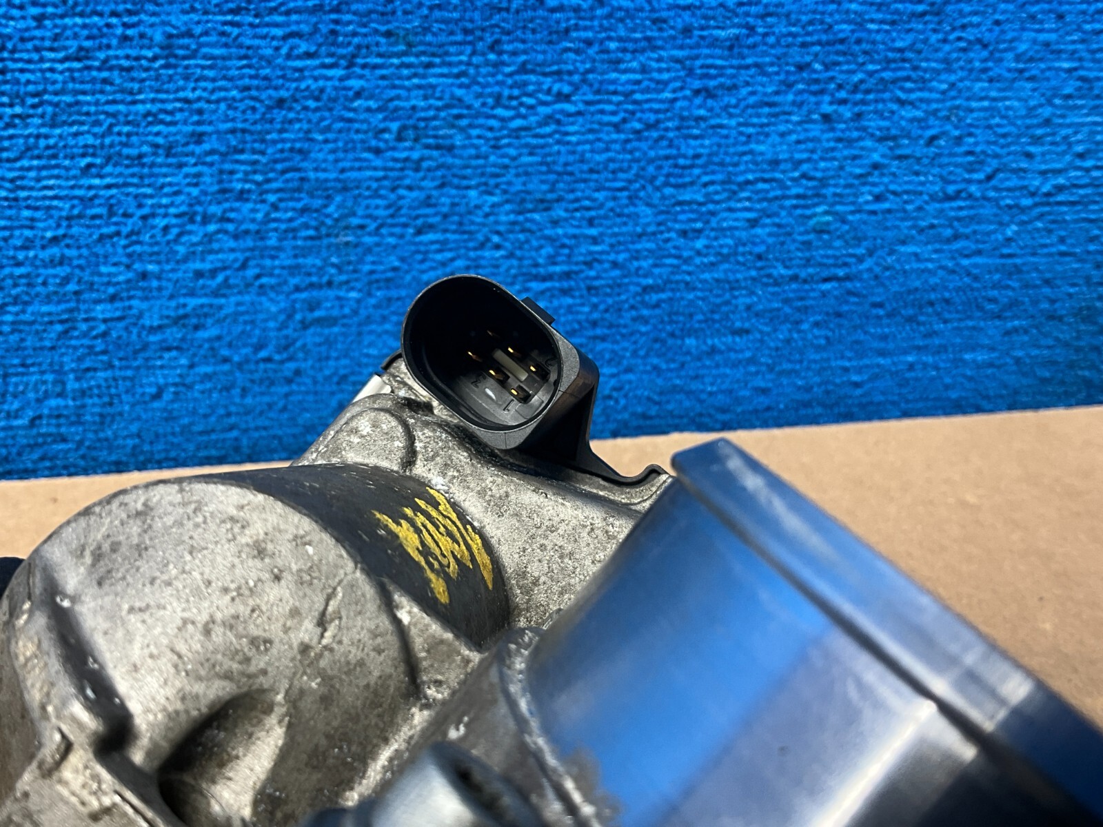 2006-2012 BENTLEY CONTINENTAL GTC V12 RH RIGHT THROTTLE BODY INTAKE VALVE OEM