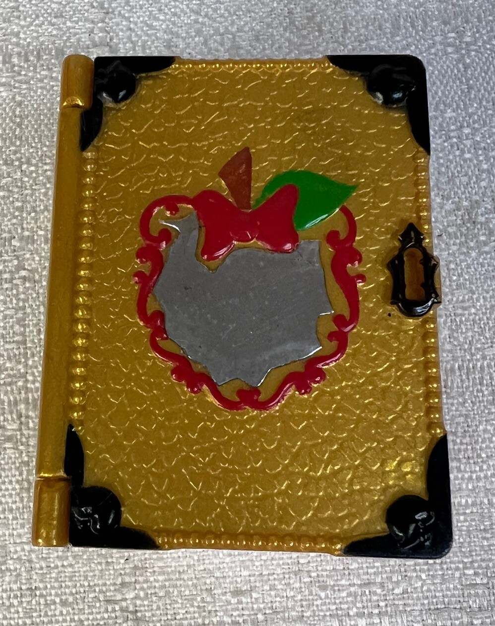 Ever After High Doll Apple White Legacy Day Gold Book Diary (no key)