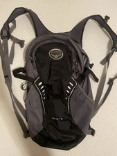 Osprey Daylite 13L Hiking Backpack Unisex, Gray, H2O Hydration Zip