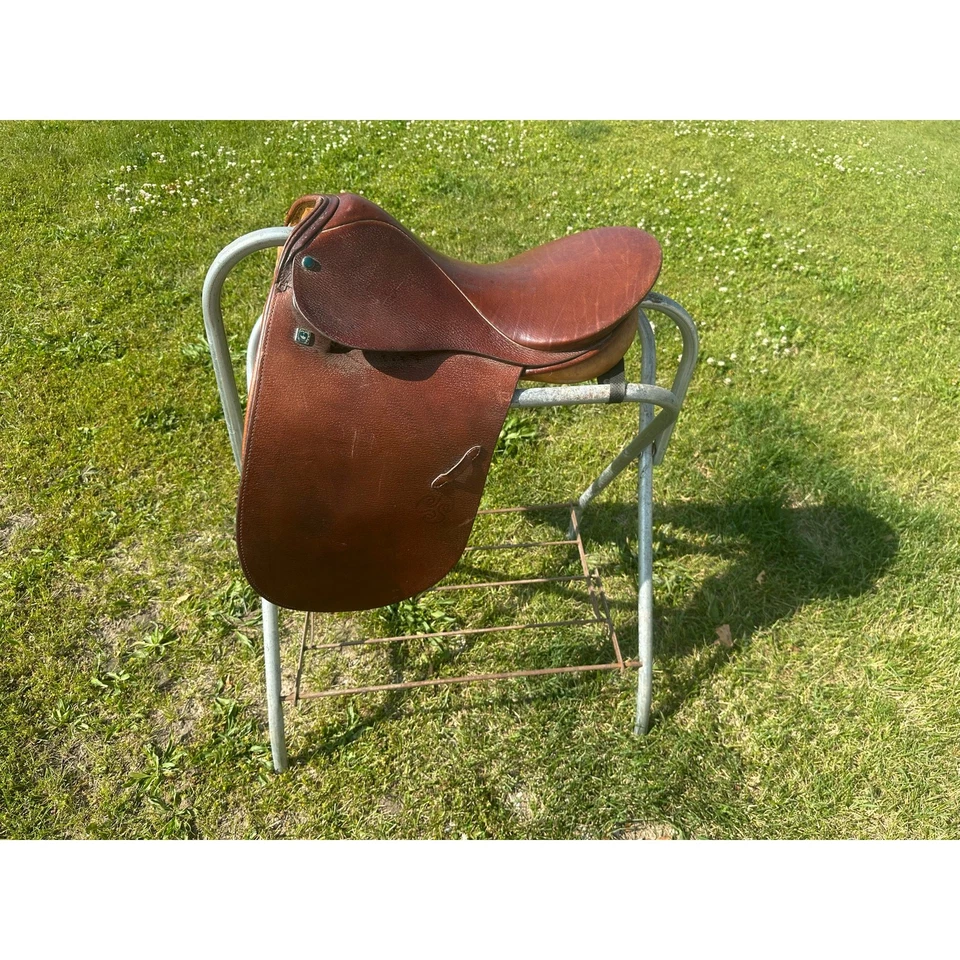 Stubben Tristan Dressage Saddle 17.5” - Image 4 of 4