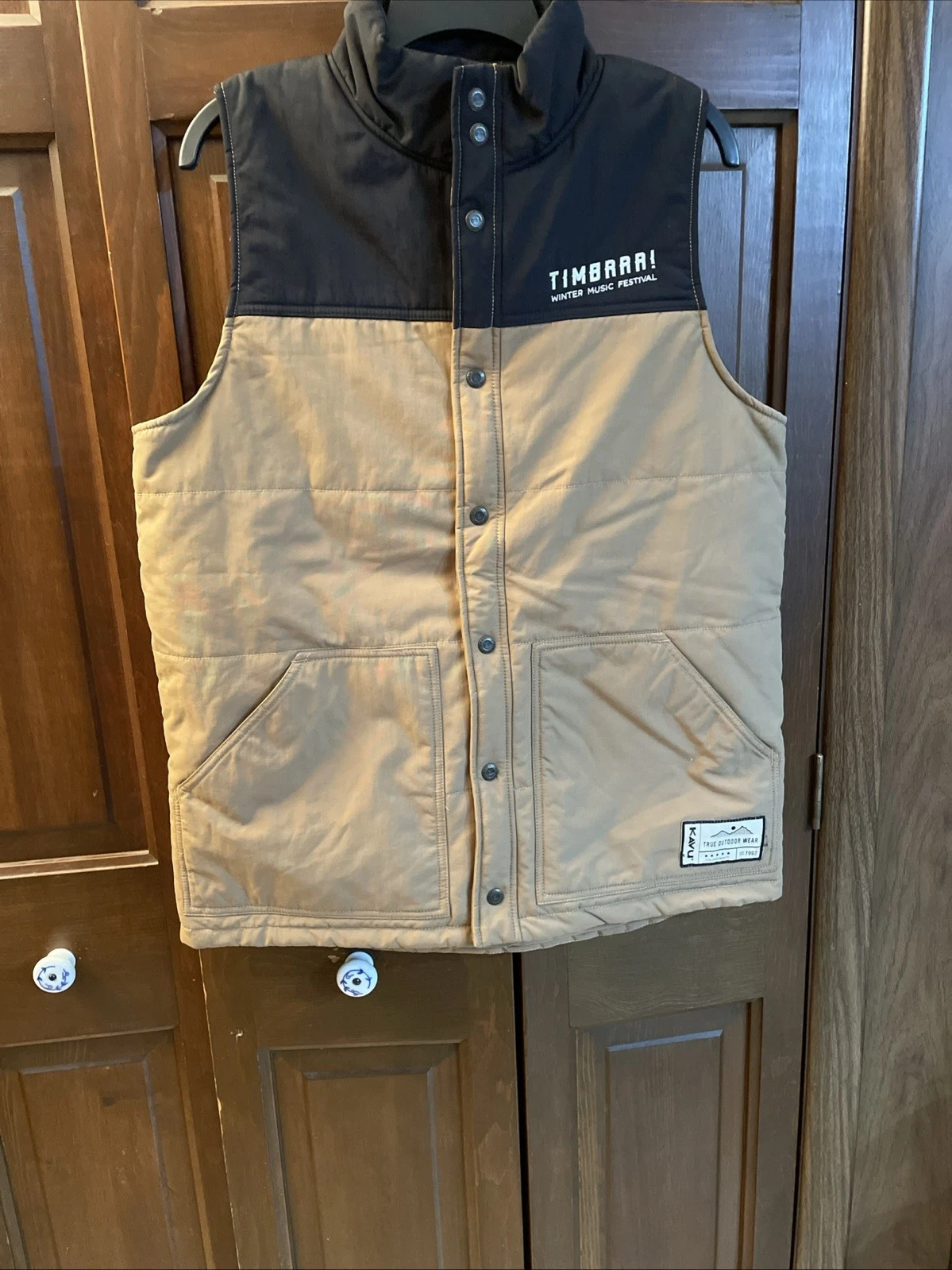 KAVU Mens Medium Vest Quilted Puffer Sleeveless Jacket True Outdoor Wear Tan