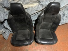 Triumph Tr6 1970-72 Original Black Seat Set For Parts. Triumph Tr6 1970-72 Original Black Seat Set For Parts.