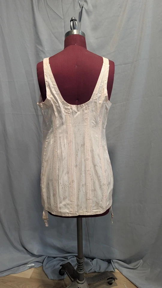 Rengo Vintage Corselet W/Garters Pink Brocade Fabric - Size 39 - Image 2 of 4