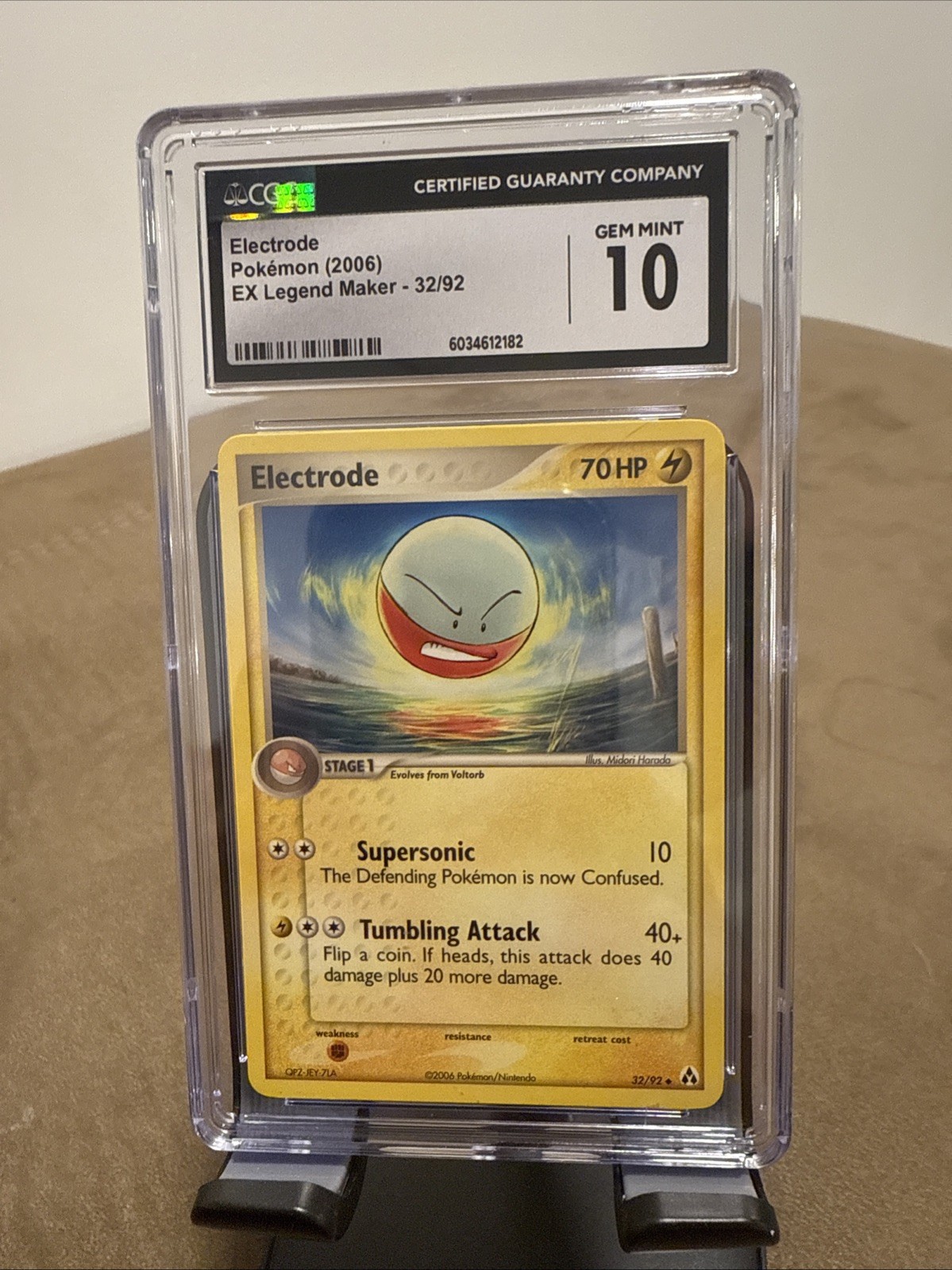 CGC 10 GEM MINT Pokémon Card Electrode 32/92 EX Legend Maker 2006