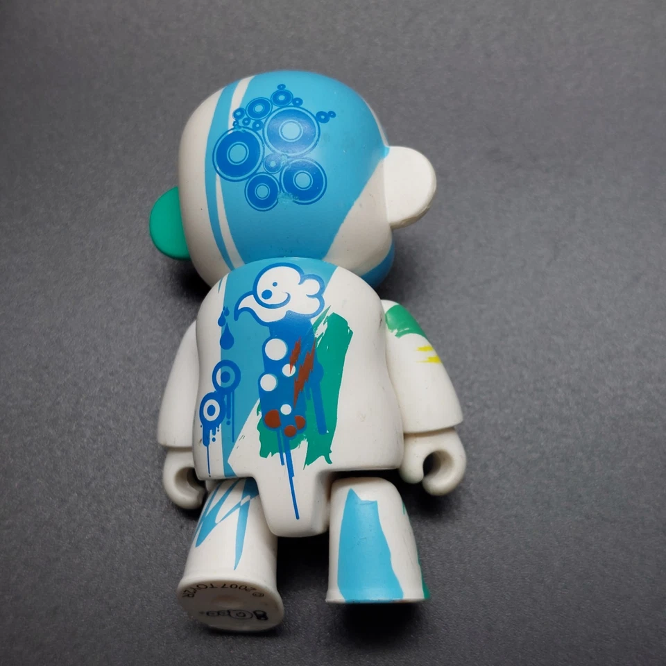 TOY2R MARK FAIRWHALE 2.5" QEE 2006 VERSÃO AZUL E BRANCO - Imagem 2 de 3