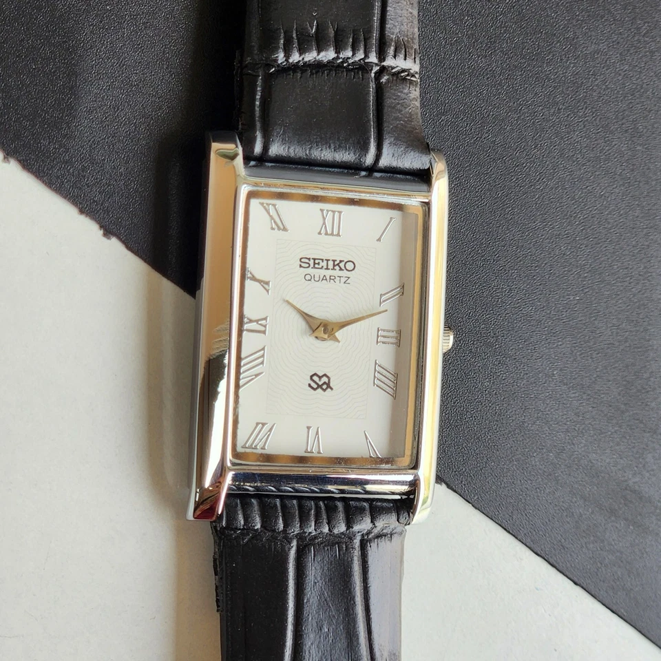 Vintage Seiko Slim Quartz White Face Gentlemen's Wrist Watch - FREE SHIPPING - Image 2 of 4