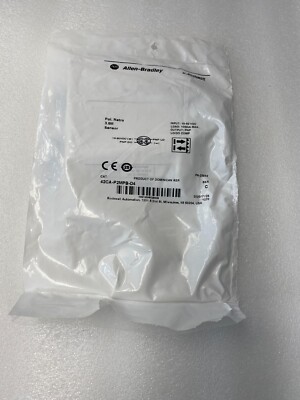 New Allen-Bradley 42CA-P2MPB-D4 Red LED Pol. Retro PNP Sensor 3.8M NIFP