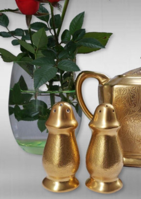 Vintage Pickard Gold Rose & Daisy Pattern Porcelain Salt & Pepper Shakers Set