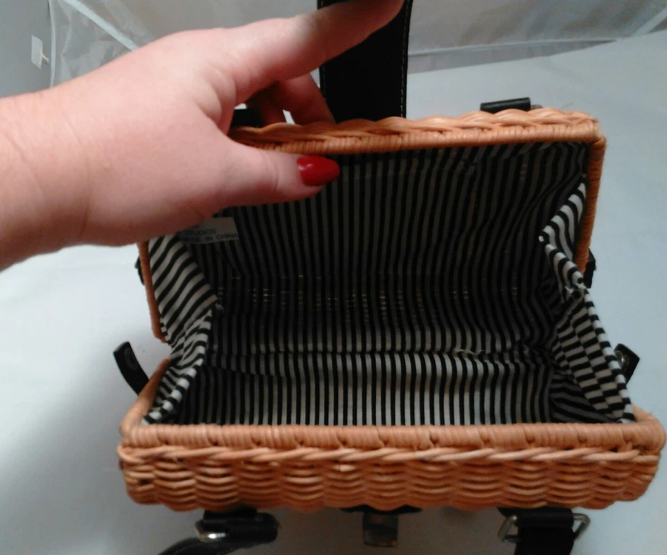 Bolso sin asas pequeño Straw Studios de segunda mano para mujer Foto 2 de 4