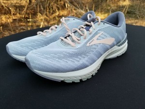 brooks ravenna 10 grey
