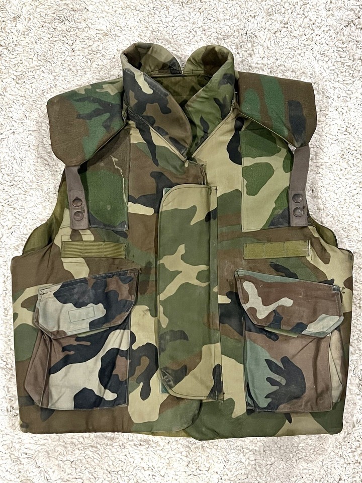 US Flak Jacket M81 Woodland Camo Fragmentation Vest MEDIUM Protective