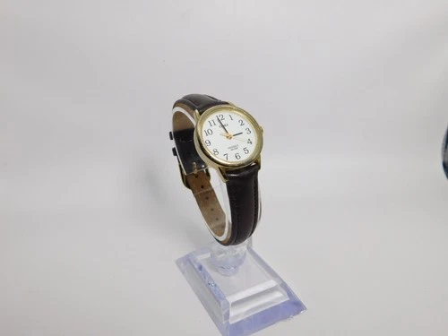 Vintage Timex Watch Women Gold Tone Indiglo 1999 12 Hour dial 24mm New Battery