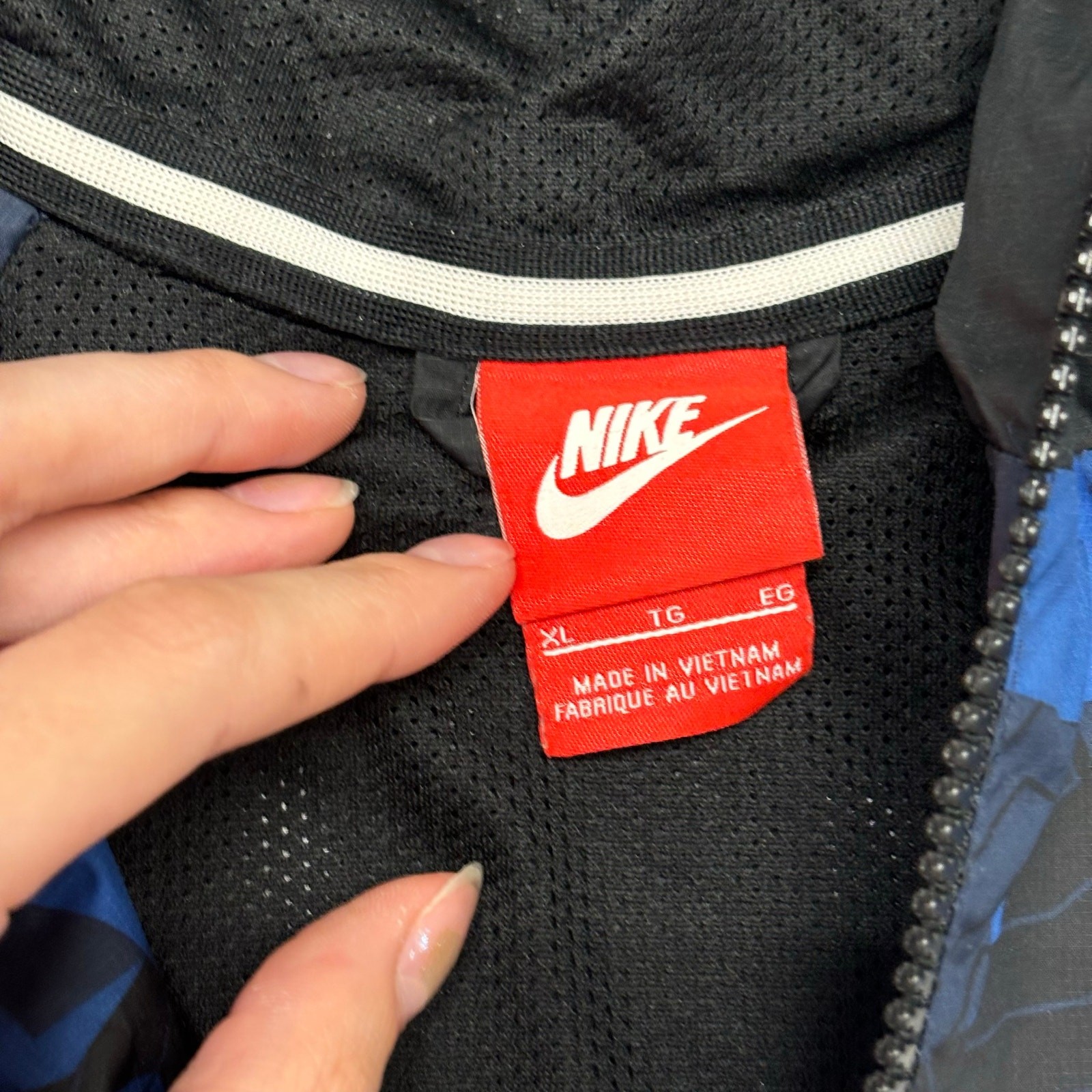 SACAI X NIKE Giacca a vento sportiva Nike Sportswear nera blu mimetica ragazzo XL full zip con cappuccio