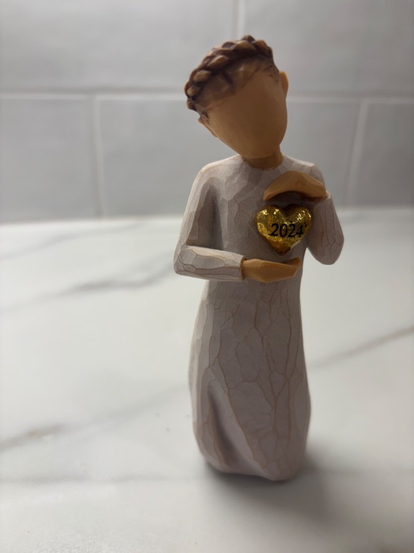 Willow Tree Heart 2024 Figure, Favorite Memories Kept Close