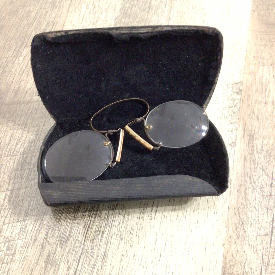 Anteojos antiguos Spring Bridge Pince Nez con estuche Wilhelm Glock Foto 4 de 4