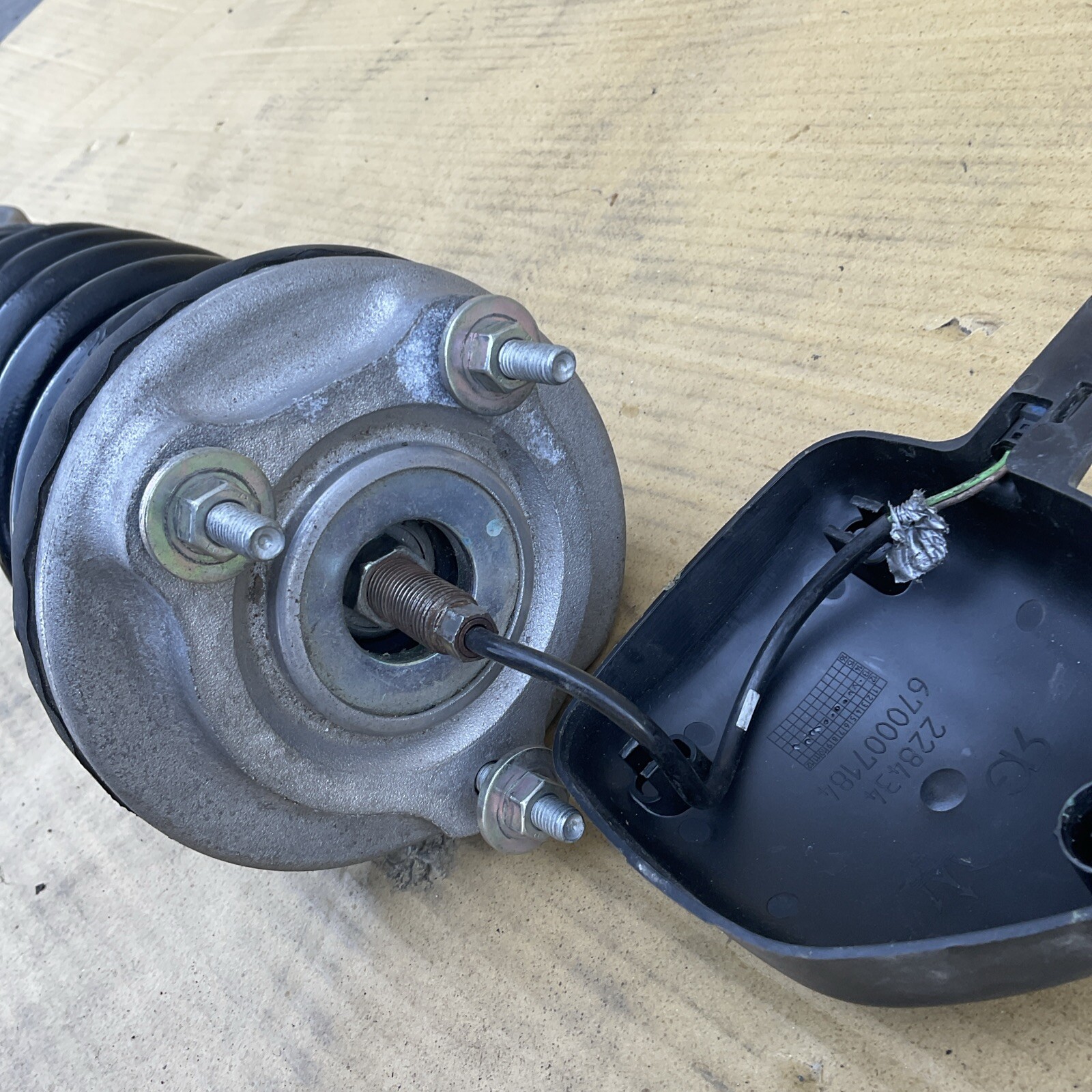 MASERATI QUATTROPORTE FRONT LEFT DRIVER SIDE SHOCK STRUT ABSORBER OEM 14-21