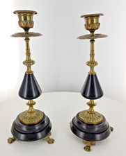 une Paire de chandeliers 19ème en bronze , marbre pierre noir , pattes de lion