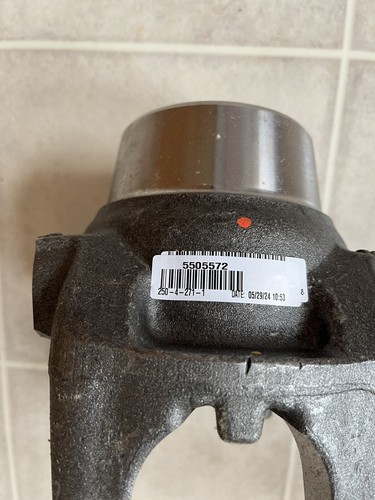 Eaton Transmission Output Shaft Yoke FUL5505572 - Picture 3 of 4