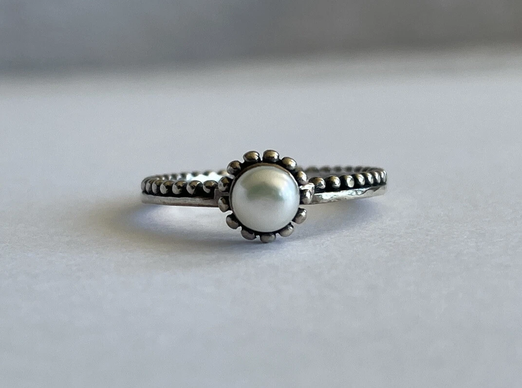 RETIRED SILPADA Ring Pearl Size 7 Sterling Silver Stackable R2746