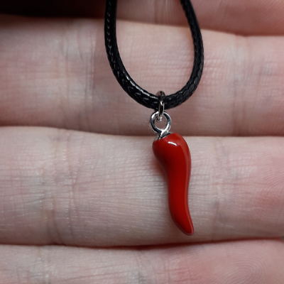 Collier Avec Pendentif Piment En Verre - Marque Piccanto, Neuf Avec étiquettes