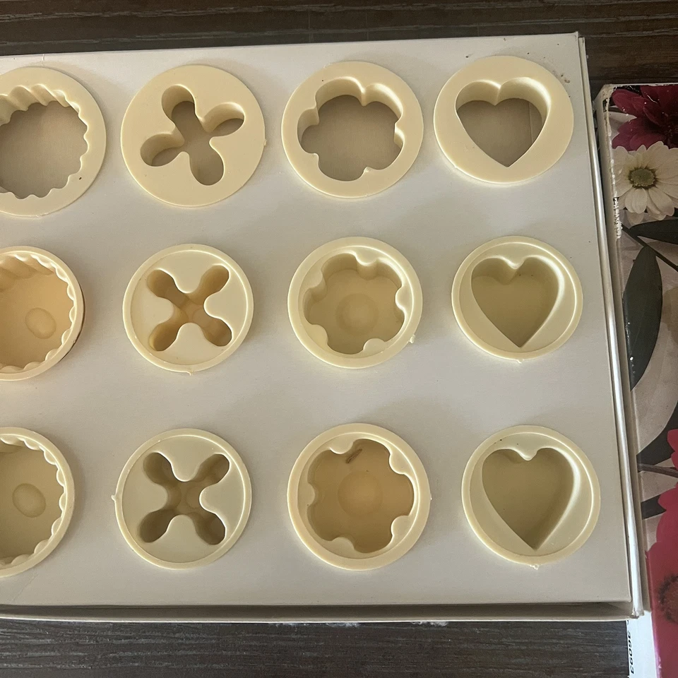 THERMOHAUSER Cortador de Galletas Set Flores Hojas Alemania Juego de 18 Piezas en Caja 36093 Foto 4 de 4