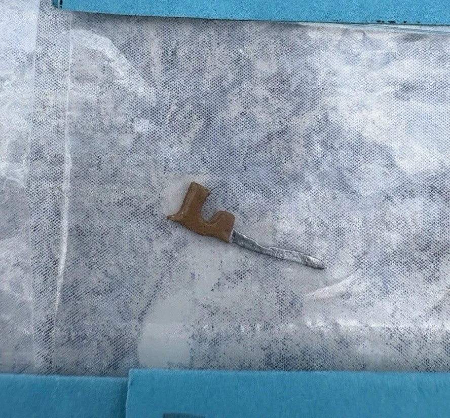 Casa de muñecas de metal miniatura vintage 1:24 herramientas avión de 6 piezas, llave, vicio, plus. NOS Foto 4 de 4