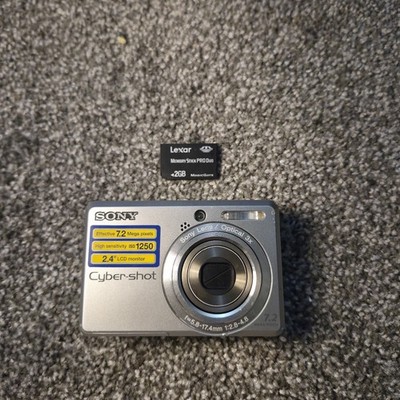 Sony CyberShot DSC-S730 3x Optical Zoom 7.2 MP Silver Digital Camera