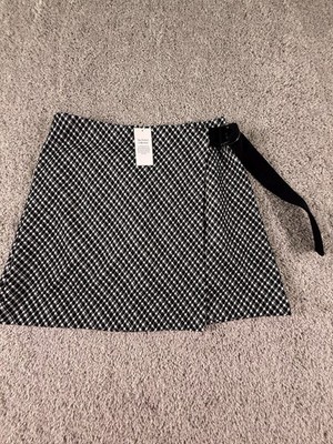 NWT Spanx Check Wrap Skirt Size Medium With Adjustable Waist Black and White