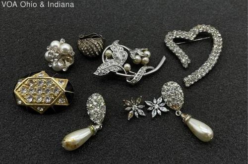 Vintage Rhinestone Faux Pearl Costume Jewelry Lot Brooches Earrings 76.1g