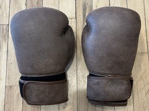Leather Knock Out Boxing Gloves 12 Oz. Made In India Great Condition