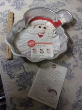 Vtg. 1996 Wilton Brand Metal Christmas Santa Claus Shaped Cake Pan NWT + Booklet