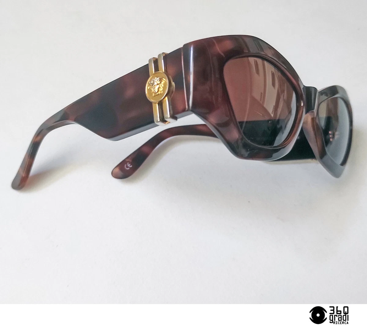 Gianni Versace Medusa 421 A Col. 900 Vintage 1990s Medium Sunglasses