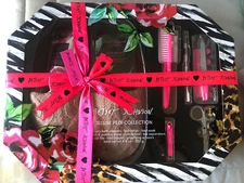 Betsey Johnson~Slippers~Mani/Pedi/Lotion/Soak/Tool Set~Spa Gift Box~NEW~FAST SH.