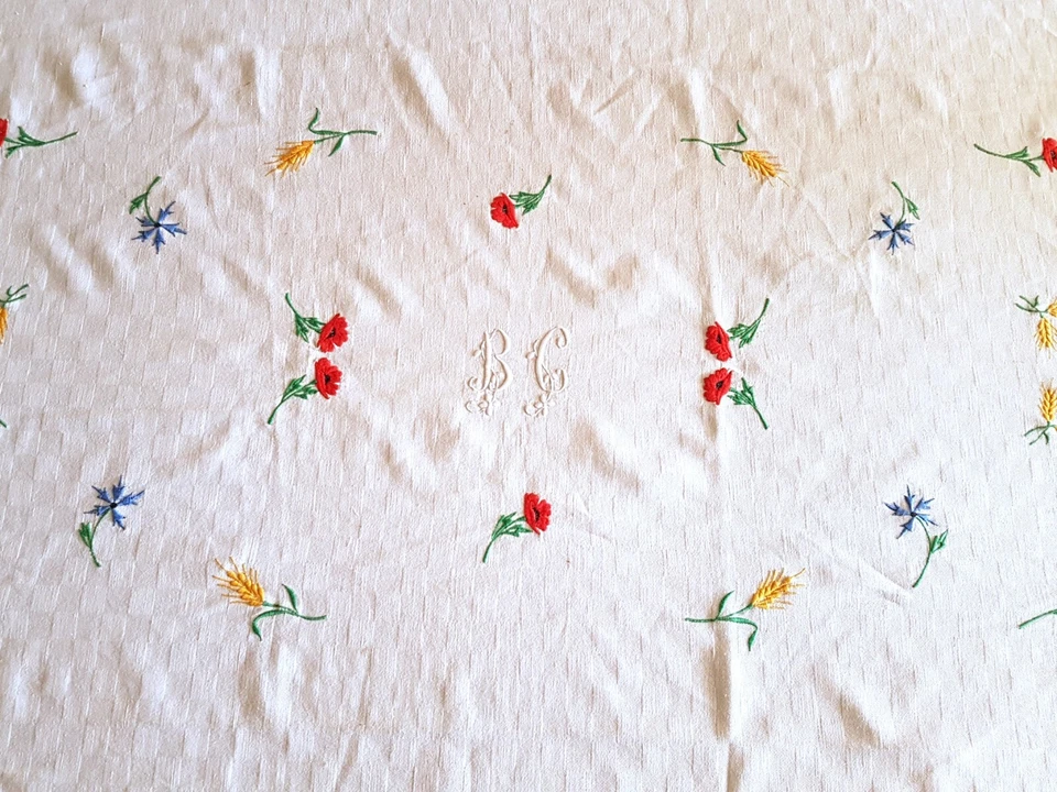 Nappe en damassé brodée de fleurs - monogrammée .B.C  - 230 cm x 160 cm - Photo 3/4