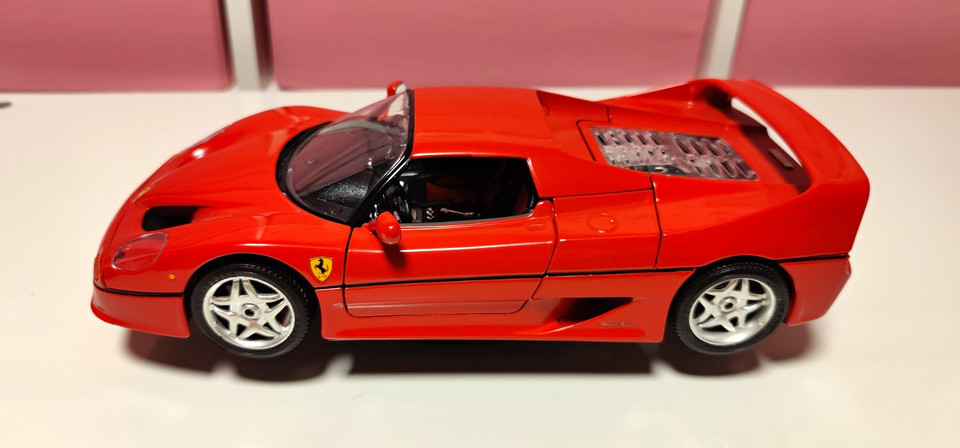 Bburago Ferrari F50 Sportwagen Modellauto - rot - Metall - 1:18