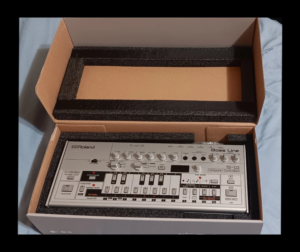 Roland Boutique TB-03 Bass Line Midi USB Synthesizer Step Sequencer - Image 2 of 3
